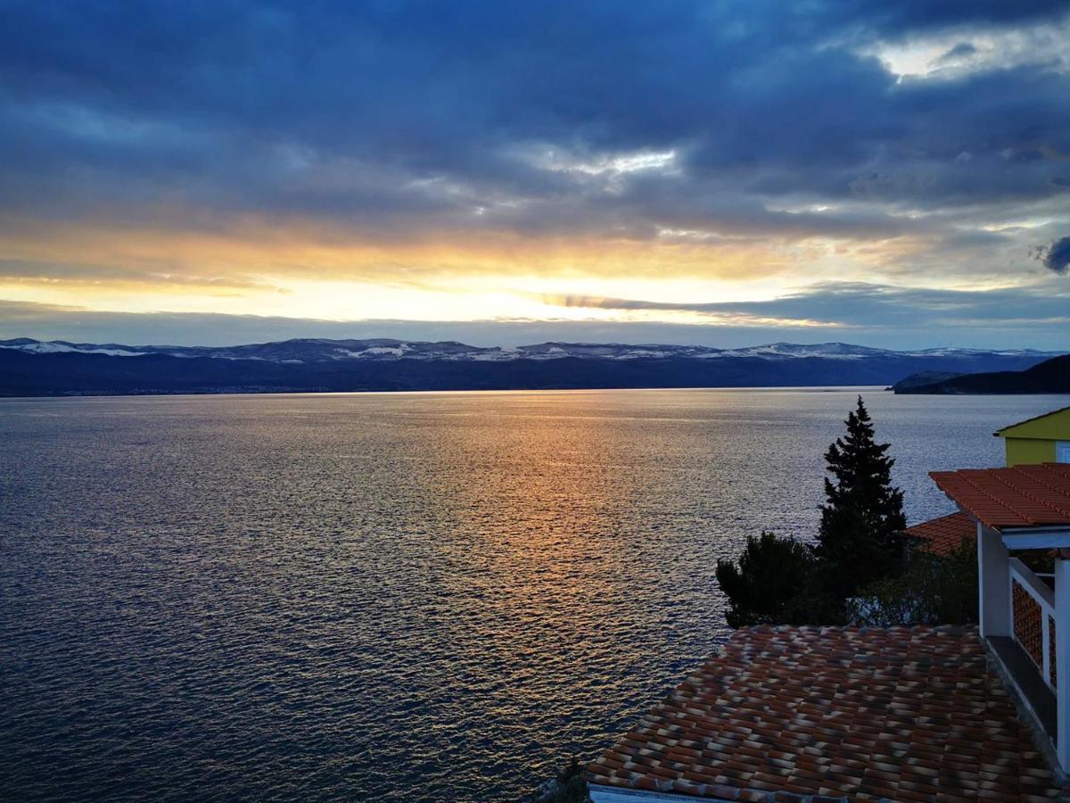 Vila Verbana Apartments Vrbnik  Dış mekan fotoğraf