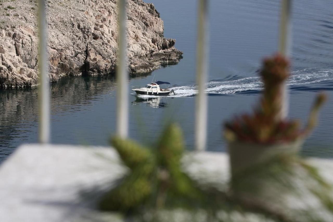 Vila Verbana Apartments Vrbnik  Dış mekan fotoğraf